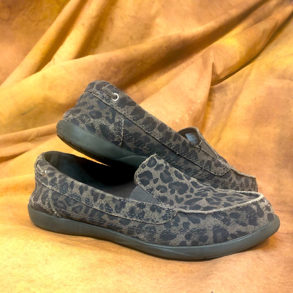 Croc shoes in leopard print